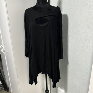 Sunny Leigh Elegant Black Tunic with Cutout
